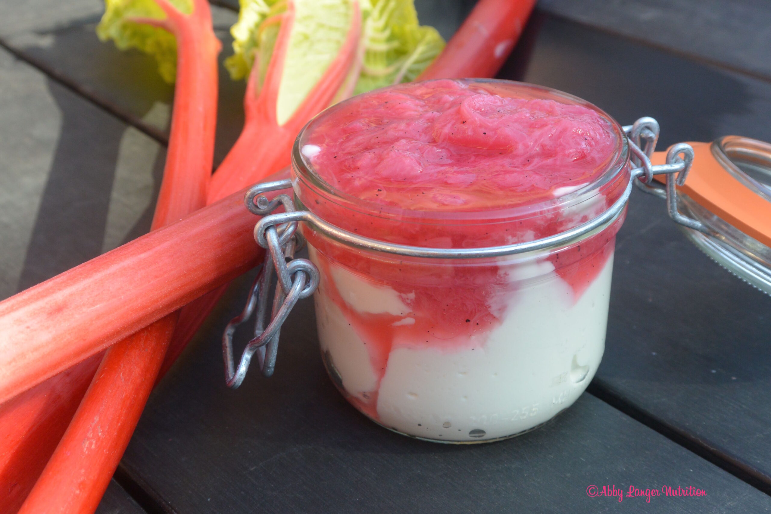 rhubarb compote with vanilla bean